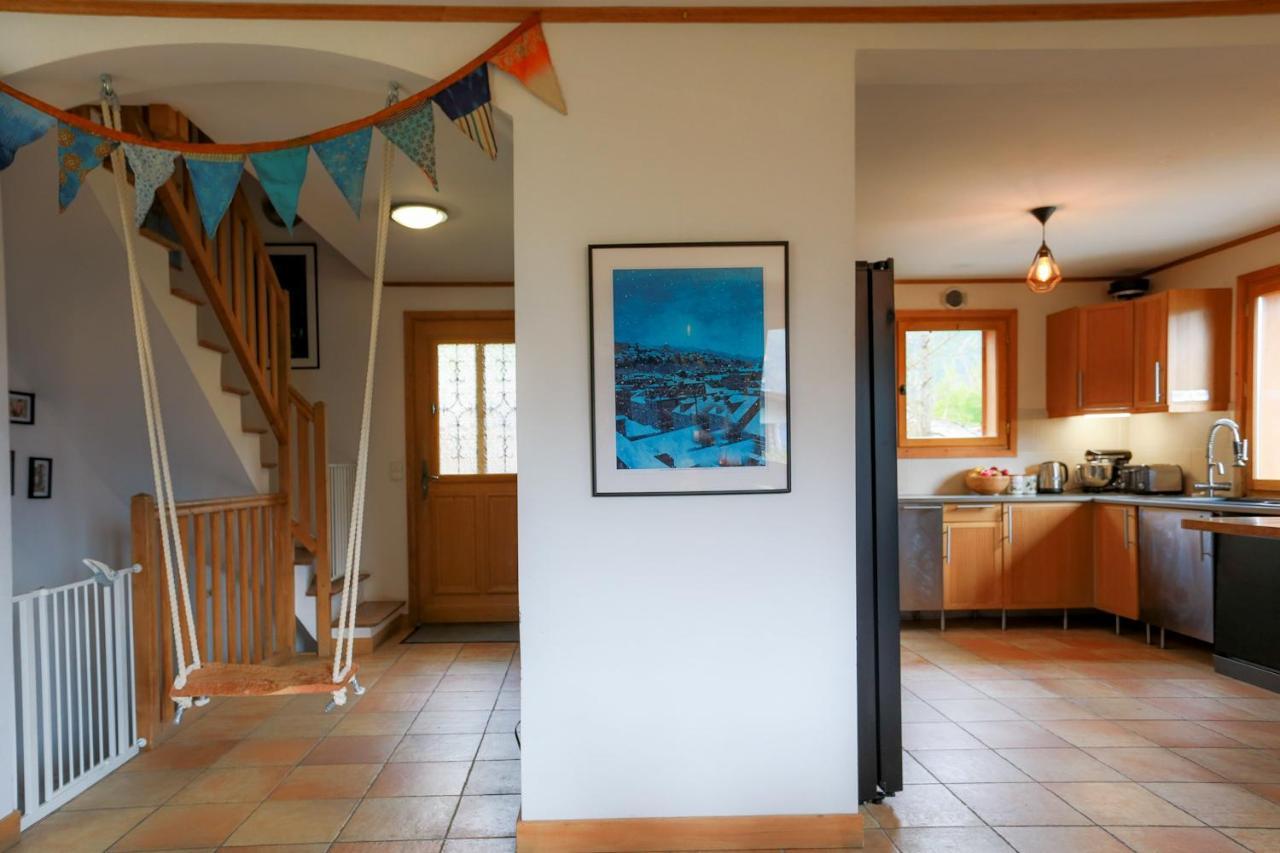 Chamonix Large Chalet, Sleeps 12, 200m2, 5 Bedroom, 4 Bathroom, Garden, Jacuzzi, Sauna Exterior foto