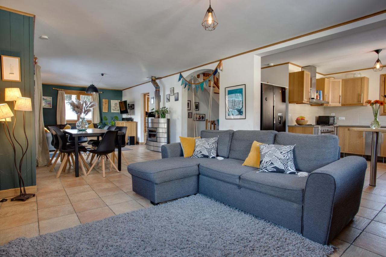 Chamonix Large Chalet, Sleeps 12, 200m2, 5 Bedroom, 4 Bathroom, Garden, Jacuzzi, Sauna Exterior foto